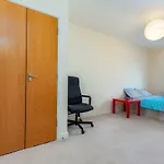 Pioneer Close